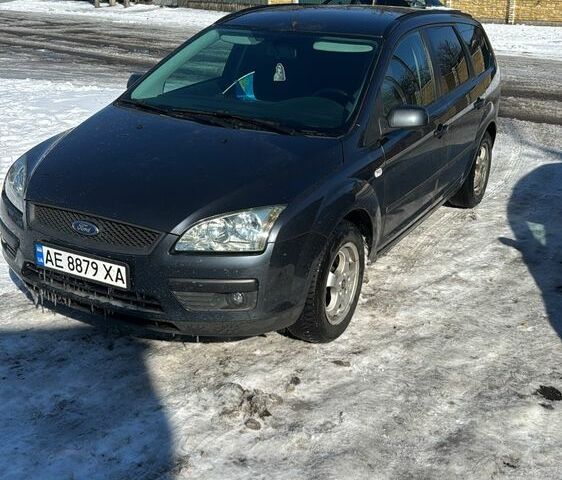 Серый Форд Фокус, объемом двигателя 1.8 л и пробегом 201 тыс. км за 5000 $, фото 1 на Automoto.ua