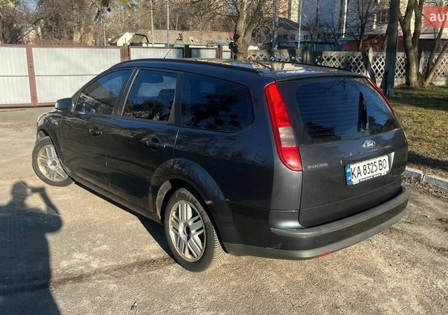 Серый Форд Фокус, объемом двигателя 2 л и пробегом 387 тыс. км за 3500 $, фото 1 на Automoto.ua