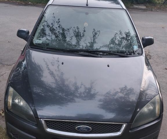 Сірий Форд Фокус, об'ємом двигуна 1.6 л та пробігом 274 тис. км за 3750 $, фото 1 на Automoto.ua