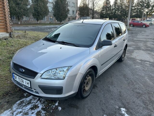 Серый Форд Фокус, объемом двигателя 1.6 л и пробегом 276 тыс. км за 4700 $, фото 1 на Automoto.ua