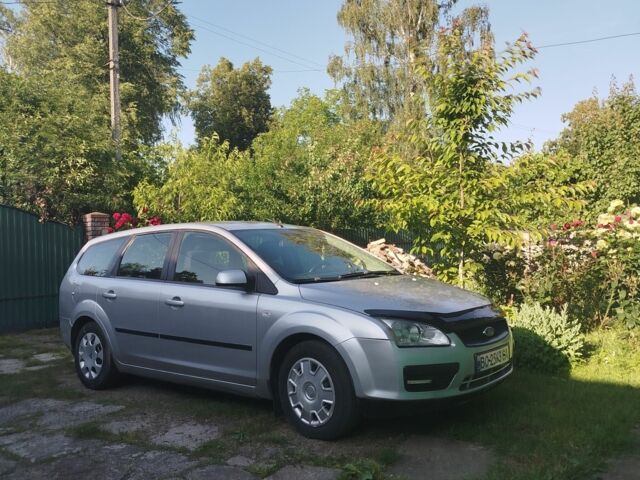 Серый Форд Фокус, объемом двигателя 1.6 л и пробегом 255 тыс. км за 3850 $, фото 1 на Automoto.ua