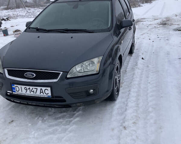 Серый Форд Фокус, объемом двигателя 1.75 л и пробегом 301 тыс. км за 3500 $, фото 1 на Automoto.ua