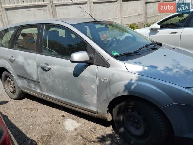 Серый Форд Фокус, объемом двигателя 1.6 л и пробегом 380 тыс. км за 4000 $, фото 1 на Automoto.ua