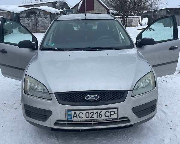 Сірий Форд Фокус, об'ємом двигуна 1.6 л та пробігом 242 тис. км за 5000 $, фото 1 на Automoto.ua
