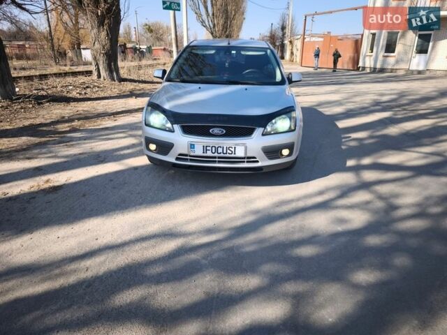 Серый Форд Фокус, объемом двигателя 1.6 л и пробегом 316 тыс. км за 4700 $, фото 1 на Automoto.ua