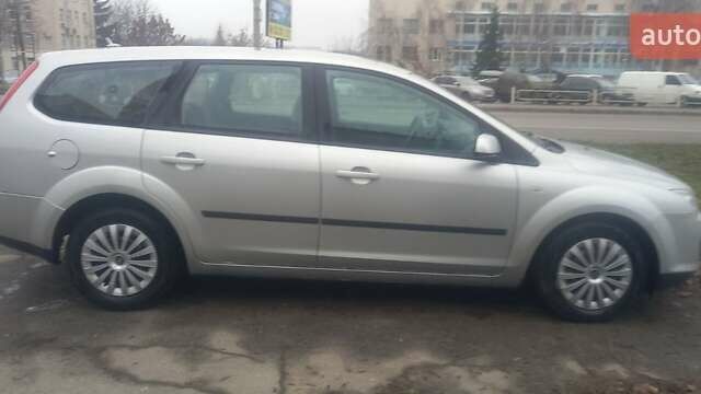 Серый Форд Фокус, объемом двигателя 1.6 л и пробегом 200 тыс. км за 4600 $, фото 1 на Automoto.ua