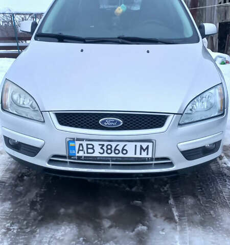 Серый Форд Фокус, объемом двигателя 1.6 л и пробегом 260 тыс. км за 5200 $, фото 1 на Automoto.ua