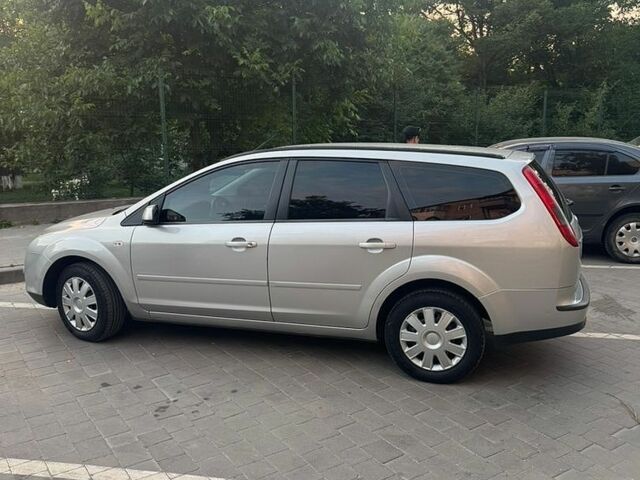 Сірий Форд Фокус, об'ємом двигуна 1.56 л та пробігом 350 тис. км за 4000 $, фото 1 на Automoto.ua