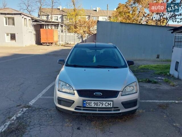 Серый Форд Фокус, объемом двигателя 1.6 л и пробегом 211 тыс. км за 3600 $, фото 1 на Automoto.ua