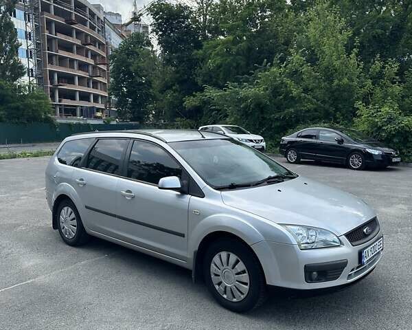 Сірий Форд Фокус, об'ємом двигуна 1.6 л та пробігом 205 тис. км за 5500 $, фото 1 на Automoto.ua