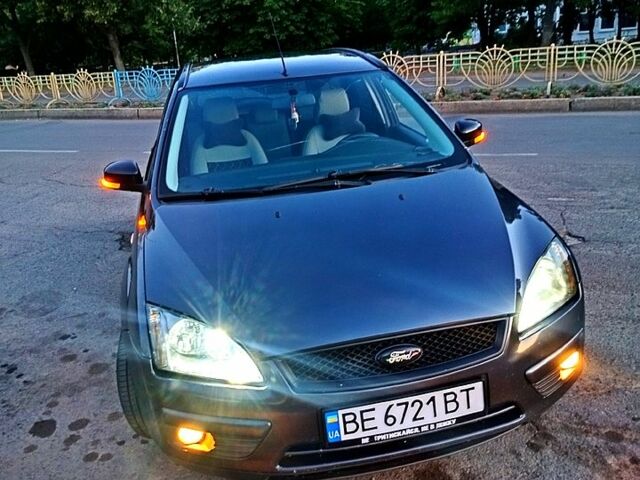Серый Форд Фокус, объемом двигателя 1.6 л и пробегом 286 тыс. км за 3750 $, фото 1 на Automoto.ua