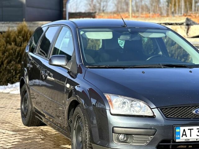 Серый Форд Фокус, объемом двигателя 1.6 л и пробегом 243 тыс. км за 4800 $, фото 1 на Automoto.ua