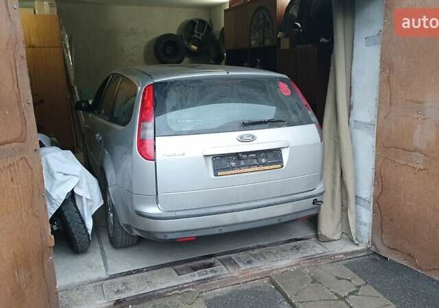 Серый Форд Фокус, объемом двигателя 1.6 л и пробегом 230 тыс. км за 2800 $, фото 1 на Automoto.ua