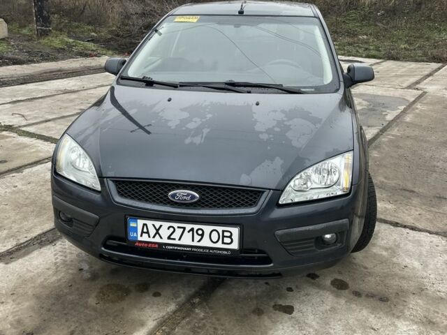 Серый Форд Фокус, объемом двигателя 1.6 л и пробегом 250 тыс. км за 4000 $, фото 1 на Automoto.ua