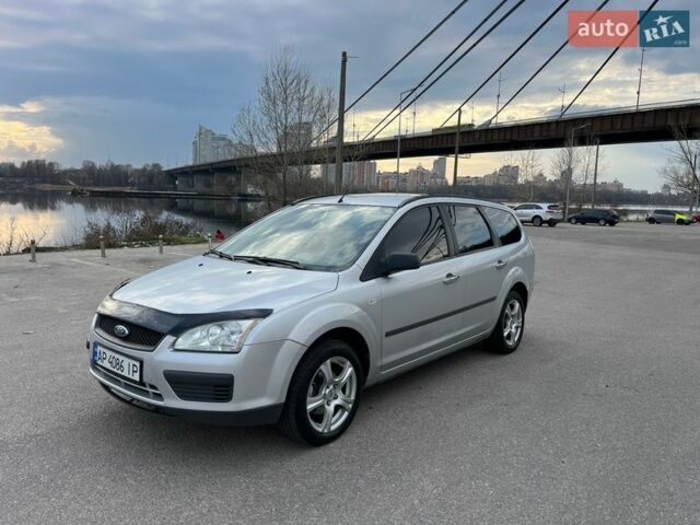 Сірий Форд Фокус, об'ємом двигуна 1.6 л та пробігом 255 тис. км за 3900 $, фото 1 на Automoto.ua