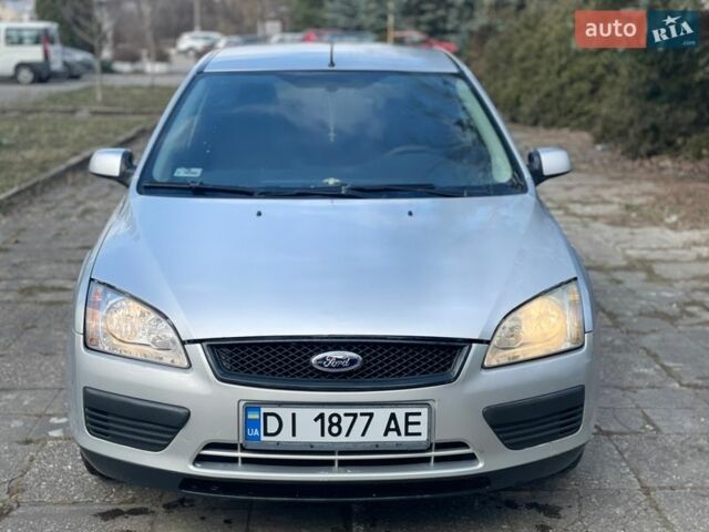 Серый Форд Фокус, объемом двигателя 1.6 л и пробегом 250 тыс. км за 2850 $, фото 1 на Automoto.ua