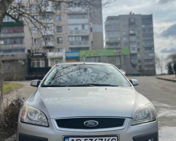 Серый Форд Фокус, объемом двигателя 1.6 л и пробегом 220 тыс. км за 3500 $, фото 1 на Automoto.ua