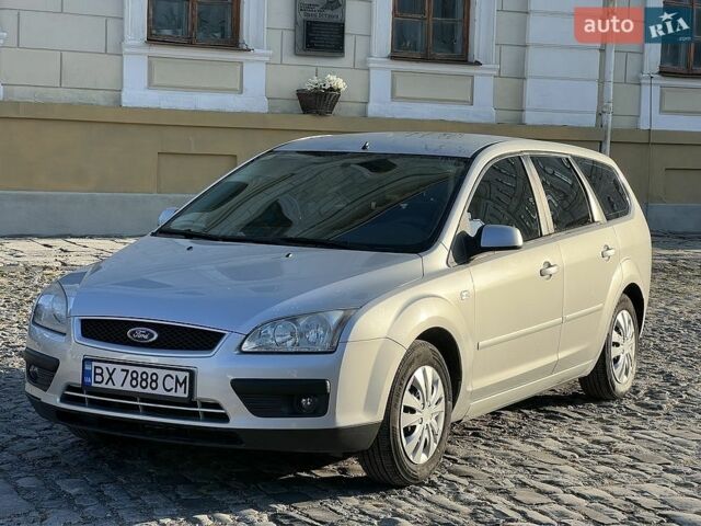 Серый Форд Фокус, объемом двигателя 1.6 л и пробегом 241 тыс. км за 3305 $, фото 1 на Automoto.ua
