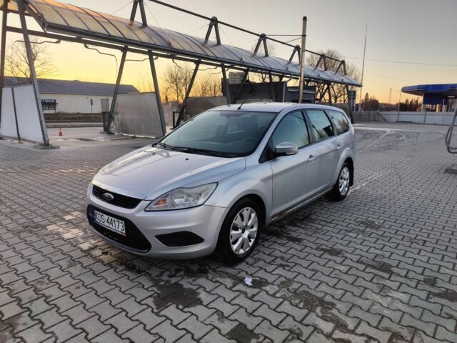 Серый Форд Фокус, объемом двигателя 1.8 л и пробегом 290 тыс. км за 2000 $, фото 1 на Automoto.ua