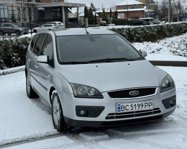 Серый Форд Фокус, объемом двигателя 1.6 л и пробегом 290 тыс. км за 3600 $, фото 1 на Automoto.ua