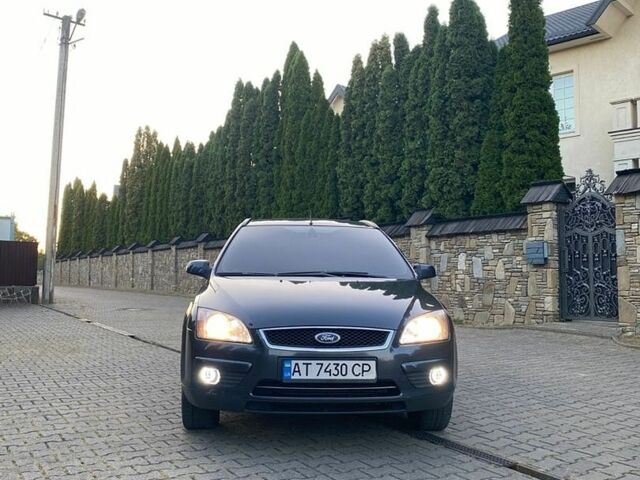 Сірий Форд Фокус, об'ємом двигуна 1.6 л та пробігом 230 тис. км за 4500 $, фото 1 на Automoto.ua