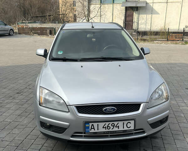 Серый Форд Фокус, объемом двигателя 1.6 л и пробегом 319 тыс. км за 5700 $, фото 1 на Automoto.ua