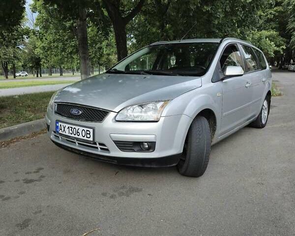 Серый Форд Фокус, объемом двигателя 1.6 л и пробегом 210 тыс. км за 4200 $, фото 1 на Automoto.ua