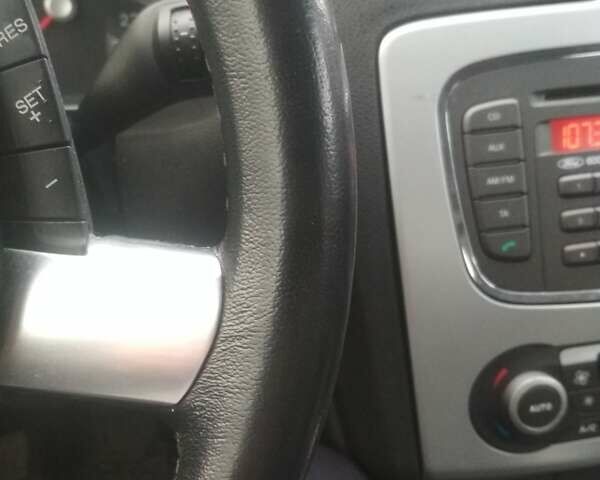 Серый Форд Фокус, объемом двигателя 1.6 л и пробегом 249 тыс. км за 5400 $, фото 1 на Automoto.ua