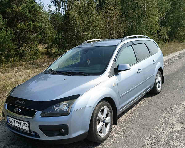 Серый Форд Фокус, объемом двигателя 1.6 л и пробегом 253 тыс. км за 5300 $, фото 1 на Automoto.ua