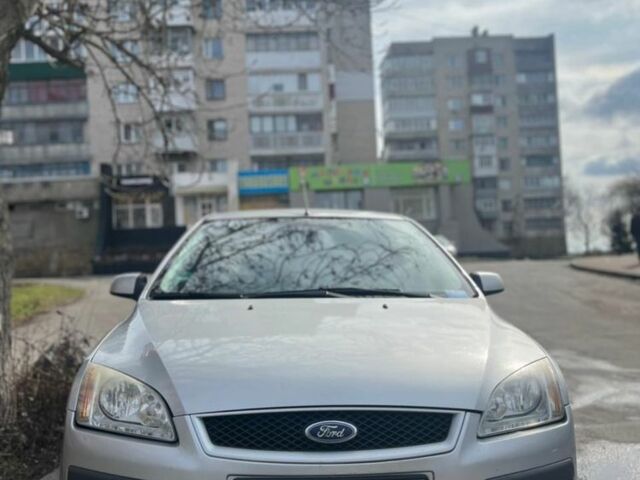 Серый Форд Фокус, объемом двигателя 1.6 л и пробегом 220 тыс. км за 4500 $, фото 1 на Automoto.ua
