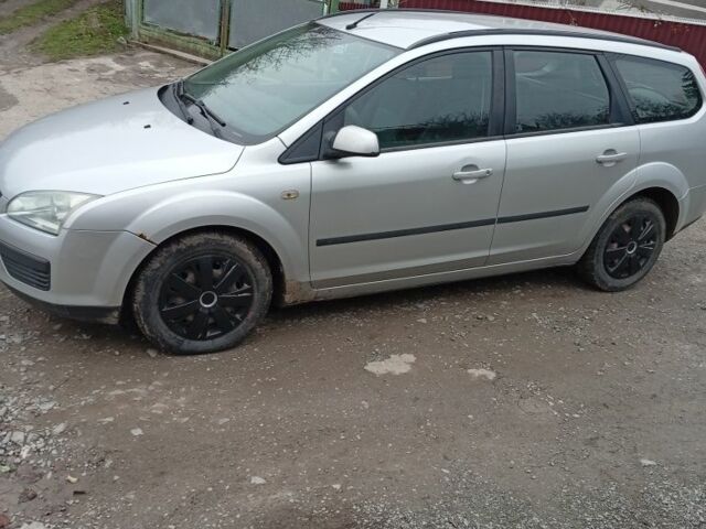 Серый Форд Фокус, объемом двигателя 1.6 л и пробегом 270 тыс. км за 3600 $, фото 1 на Automoto.ua