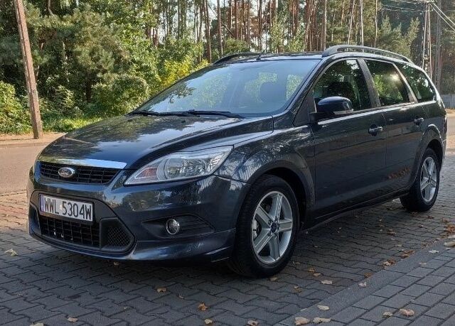 Серый Форд Фокус, объемом двигателя 1.6 л и пробегом 218 тыс. км за 2300 $, фото 1 на Automoto.ua