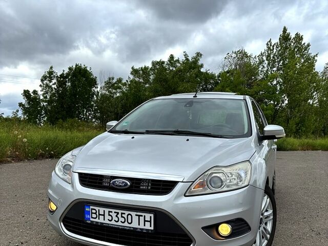 Сірий Форд Фокус, об'ємом двигуна 1.6 л та пробігом 200 тис. км за 5500 $, фото 1 на Automoto.ua