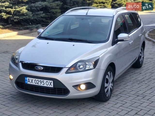 Сірий Форд Фокус, об'ємом двигуна 1.6 л та пробігом 181 тис. км за 5500 $, фото 1 на Automoto.ua