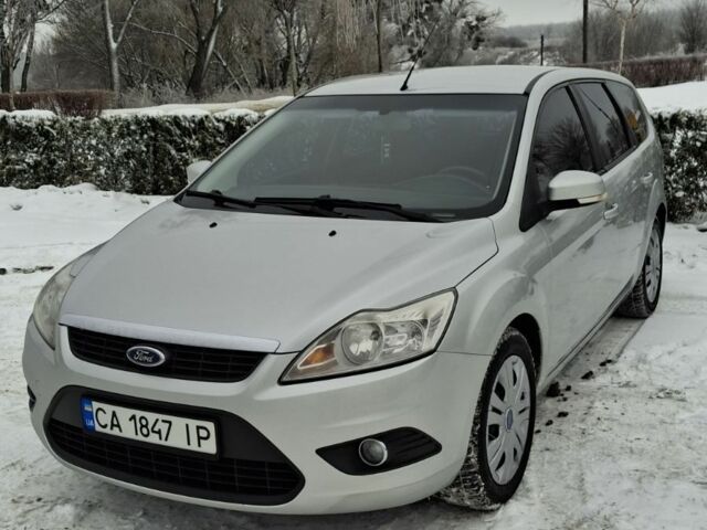 Серый Форд Фокус, объемом двигателя 2 л и пробегом 227 тыс. км за 6300 $, фото 1 на Automoto.ua