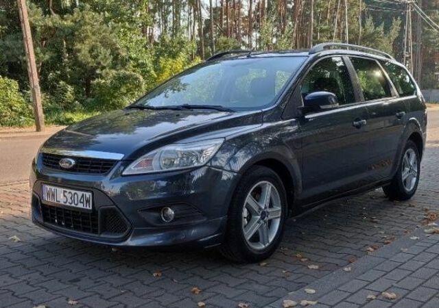 Серый Форд Фокус, объемом двигателя 1.6 л и пробегом 218 тыс. км за 2100 $, фото 1 на Automoto.ua