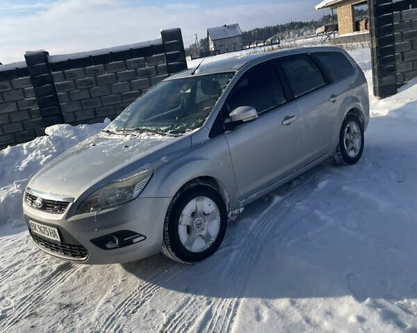 Серый Форд Фокус, объемом двигателя 1.56 л и пробегом 232 тыс. км за 4800 $, фото 1 на Automoto.ua