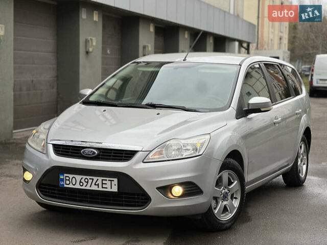 Серый Форд Фокус, объемом двигателя 1.6 л и пробегом 264 тыс. км за 4150 $, фото 1 на Automoto.ua
