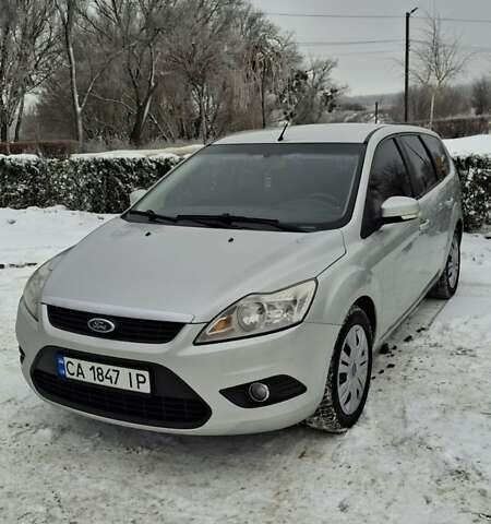 Сірий Форд Фокус, об'ємом двигуна 2 л та пробігом 230 тис. км за 6300 $, фото 1 на Automoto.ua