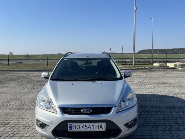 Сірий Форд Фокус, об'ємом двигуна 1.8 л та пробігом 225 тис. км за 5000 $, фото 1 на Automoto.ua