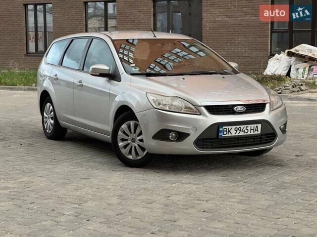 Сірий Форд Фокус, об'ємом двигуна 1.6 л та пробігом 263 тис. км за 5000 $, фото 1 на Automoto.ua