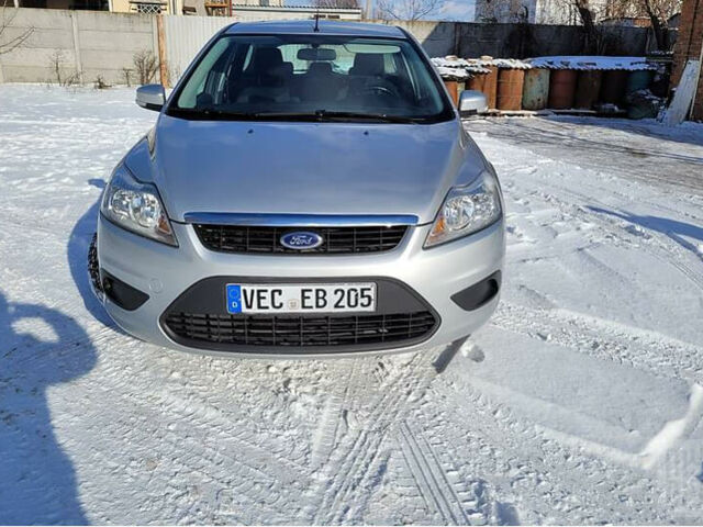 Серый Форд Фокус, объемом двигателя 1.6 л и пробегом 165 тыс. км за 5600 $, фото 1 на Automoto.ua