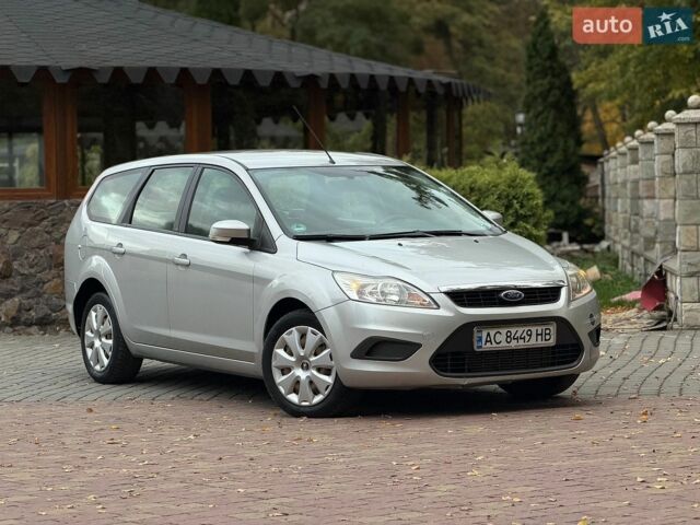Сірий Форд Фокус, об'ємом двигуна 1.6 л та пробігом 254 тис. км за 4350 $, фото 1 на Automoto.ua