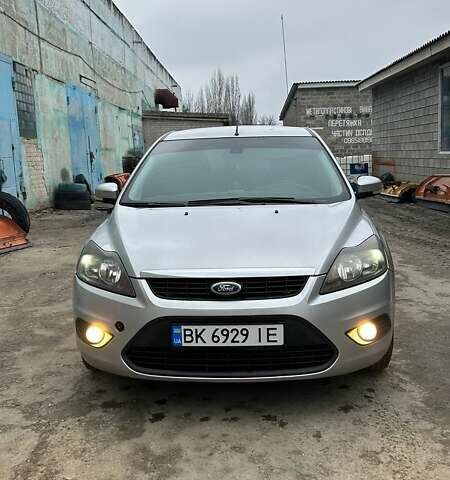 Сірий Форд Фокус, об'ємом двигуна 1.8 л та пробігом 250 тис. км за 4550 $, фото 1 на Automoto.ua