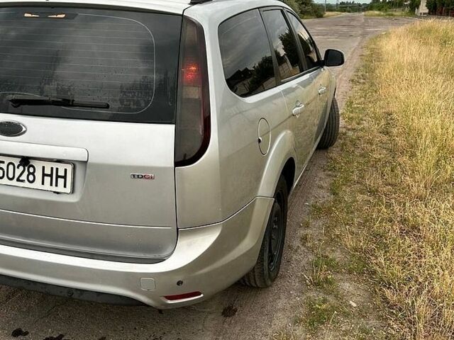 Сірий Форд Фокус, об'ємом двигуна 2 л та пробігом 288 тис. км за 4555 $, фото 1 на Automoto.ua