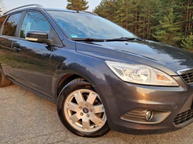 Серый Форд Фокус, объемом двигателя 1.6 л и пробегом 221 тыс. км за 5750 $, фото 1 на Automoto.ua