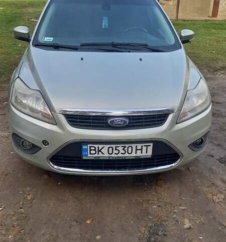 Форд Фокус 2008 в Луцке на Automoto.ua Серый Форд Фокус, объемом двигателя 1.75 л и пробегом 288 тыс. км за 4500 $, фото 1 на Automoto.ua