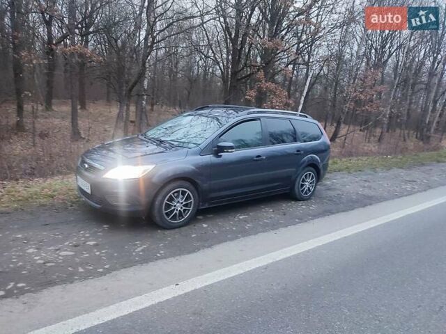 Серый Форд Фокус, объемом двигателя 1.6 л и пробегом 211 тыс. км за 5300 $, фото 1 на Automoto.ua
