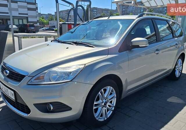 Серый Форд Фокус, объемом двигателя 2 л и пробегом 223 тыс. км за 6000 $, фото 1 на Automoto.ua