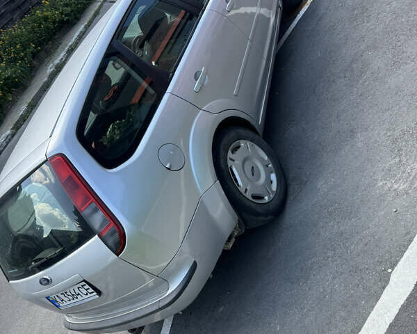 Серый Форд Фокус, объемом двигателя 1.6 л и пробегом 275 тыс. км за 3999 $, фото 1 на Automoto.ua